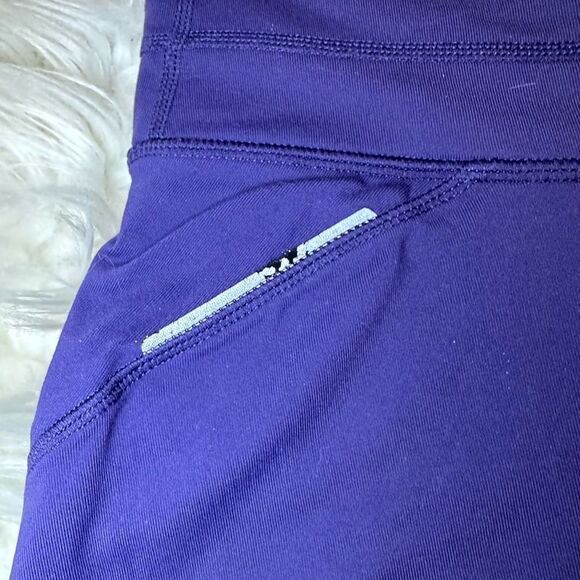 Athleta Relay Skort in navy with a slight purple hue - Picture 5 of 7